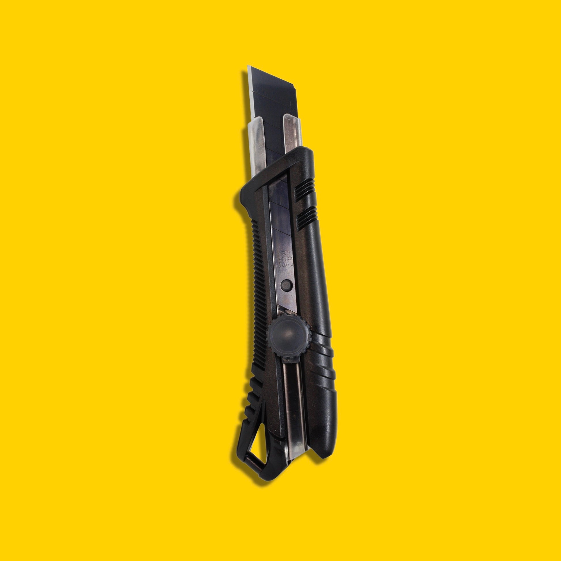 Tradegear Online's KDS 25mm Heavy Duty Knife  - Twist Lock with EVO Black Blade extended